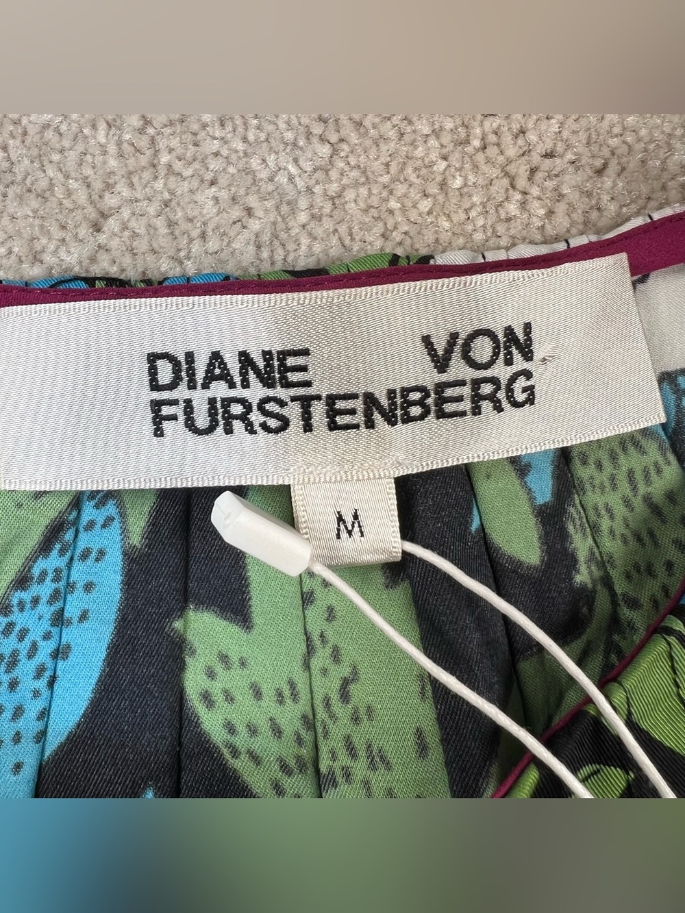 Diane Von Furstenberg SS Pin Tuck Crop Top Floral Shirt NWT Boswell Ivory Medium - Picture 3 of 8